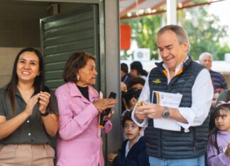 Sergio “Pio” Esquer impulsa donación de baños y luminarias LED en primarias en Sinaloa