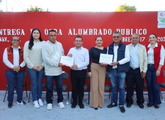 Ayuntamiento de Navolato entrega alumbrado en Altata para mayor seguridad y turismo