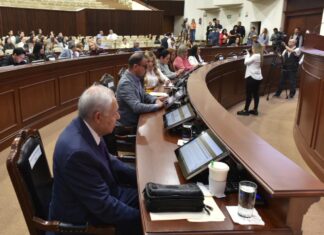 Congreso del Estado lee cuatro iniciativas en sesión de este jueves