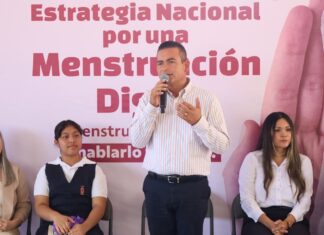 Navolato entrega 2,100 kits para menstruación digna a alumnas de secundaria