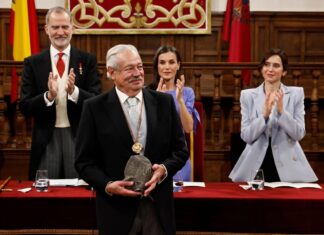 Gonzalo Celorio conquista el trono de las letras bajo la mirada de la realeza
