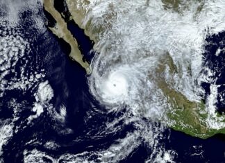 Ciclones 2026 acechan: México activa alerta máxima este jueves