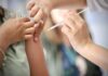 El brazo listo y el refuerzo a tiempo: arranca la jornada para blindar tu salud