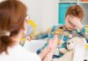 Pantallas, calles vacías y bolsillos rotos: el cóctel que golpea la salud mental infantil en México