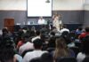 Tere Guerra llama a estudiantes de la UAS a ejercer el derecho con sentido humano