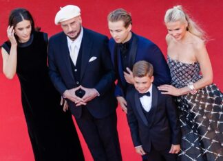 John Travolta rompe en emoción en Cannes tras recibir Palma de Oro sorpresa