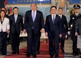 Trump aterriza en Pekín: Tregua comercial y tensión por Taiwán marcan la cumbre con Xi