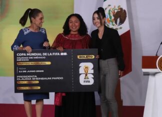 Del palco presidencial a la cancha de las dominadas: Sheinbaum cede su boleto inaugural del Mundial a una joven veracruzana