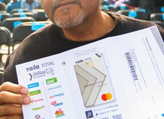 Datos de la Pensión Bienestar quedan expuestos: Hackean sitio oficial y filtran fotos de beneficiarios con sus tarjetas