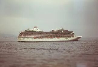 Brote en crucero deja más de mil 700 personas confinadas en Francia