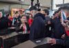 Nicky Jam convierte TransMilenio en concierto improvisado y paraliza Bogotá