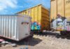 Tren arrastra caja de tráiler en Guamúchil tras intento de ganarle el paso