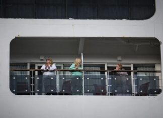 Crucero con brote de norovirus llegará a España con 30 casos activos