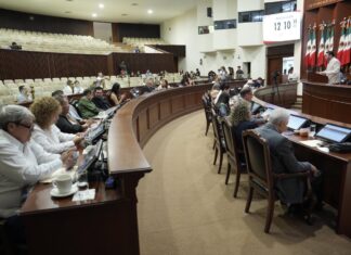 Congreso de Sinaloa recibe iniciativas para eliminar reelección, regular celulares en escuelas y prohibir cirugías estéticas en menores
