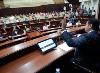 Congreso de Sinaloa avanza dictamen para limitar contenidos que hagan apología del delito en escuelas y espacios públicos