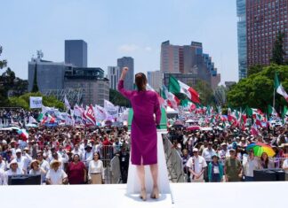 El Monumento a la Revolución estalla con 130 mil personas: Sheinbaum frena a EE. UU. en masivo informe