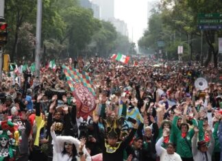 Caos y ensayos de dos horas en Reforma: CDMX ejecuta “la ola más grande del mundo” para el Guinness