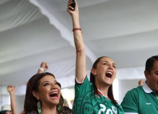 Contra el negocio de la FIFA: Sheinbaum rechaza boletos de reventa millonaria y cede su pase a futbolista indígena