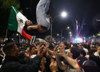Desborde de 400 mil aficionados en Reforma obliga a la CDMX a aplicar restricciones de alcohol y transporte