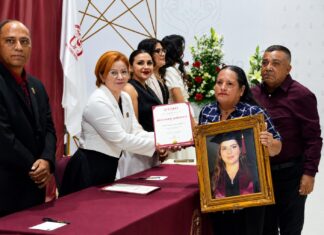 El asiento vacío en la graduación: UAdeO rinde homenaje póstumo a estudiante fallecida por dengue en Guamúchil