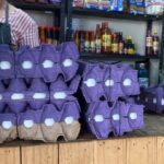 Ciudadanos celebran baja en el precio del huevo; aseguran que no se veía tan accesible desde hace años