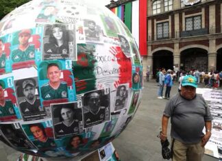El contraste del Mundial 2026: Madres buscadoras desafían el festejo del México vs Chequia en CDMX