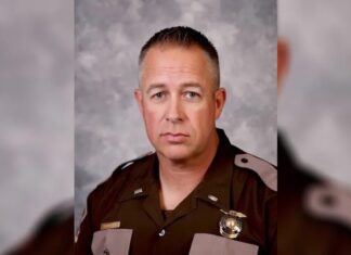 De las patrullas de Oklahoma al control fronterizo: Trump designa a exmarino para acelerar deportaciones masivas con el ICE