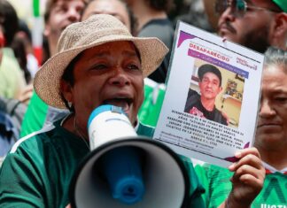 Protesta de madres buscadoras en Tlalpan desata tensión con antimotines previo al México vs. Ecuador