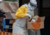 EU presiona a Europa para endurecer restricciones de viaje por brote de ébola