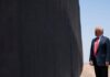 Trump prevé terminar el muro fronterizo con México a finales de 2027 pese a las protestas