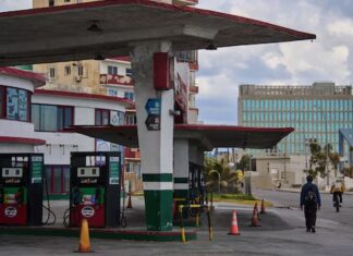 México busca reactivar envío de petróleo a Cuba con empresas privadas, anuncia Sheinbaum