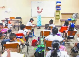 Más de 12 mil escuelas reabren tras el paro de la CNTE; miles de alumnos regresan a clases