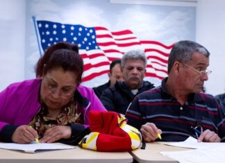 Tribunal declara ilegal la orden de Trump para restringir la ciudadanía por nacimiento en EE.UU.