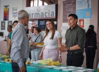 Alajibua entrega 150 raciones de alimento en el Hospital Civil de Culiacán y abre canal directo de gestión social