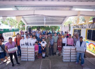 Ana Miriam Ramos lleva 2 mil 400 litros de agua purificada a familias de Baila
