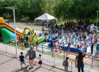 Aqua Fest llena de familias el Parque Las Riberas y reúne a más de 35 emprendedores locales