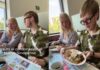 De Dinamarca a Mazatlán: Familia europea prueba los chilaquiles de Panamá por primera vez y su reacción se vuelve viral