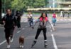 El fin de los nietos: parejas DINKWAP sustituyen los nacimientos en México por el gasto en “perrihijos”