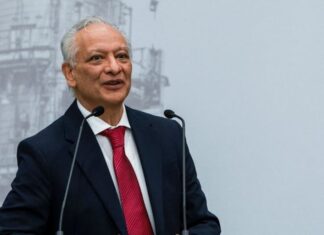 Detenido y bajo la lupa: denuncian a exdirector de Pemex por contrato directo de 4 mil 800 mdp