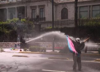 Fuego en la Segob y destrozos en el Metro: colectivos colapsan la CDMX por la Ley Integral Trans