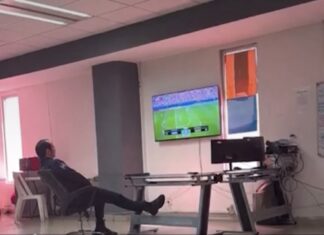 Monitoreo bajo sospecha: Captan a mando policiaco de Mazatlán viendo futbol en pleno C-2 municipal