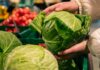 Walmart frena la venta de ensaladas Marketside ante brote parasitario que México bajo investigación rechaza adjudicarse