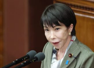 ¿Entre el compromiso estatal y la explotación laboral? La primera ministra de Japón confiesa dormir de 0 a 3 horas diarias
