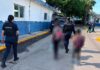 Un policía que habla tojolabal rescata a dos niños de 9 y 10 años que trabajaban en un crucero de Culiacán