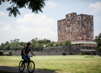 Escándalo en el examen digital de la UNAM: aspirantes van a marcha masiva en CU tras la cancelación de 1,117 pruebas