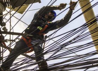 Centros de datos e industria disparan la demanda eléctrica en México a un máximo histórico de 54,300 MW