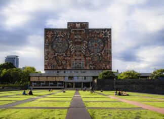Fraude con Inteligencia Artificial frena inscripciones en la UNAM: Sheinbaum exige solución urgente desde Palacio Nacional