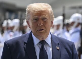 Trump insiste en que Groenlandia debería pasar al control de Estados Unidos