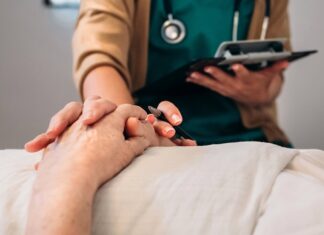 Francia aprueba la muerte asistida para pacientes con enfermedades incurables