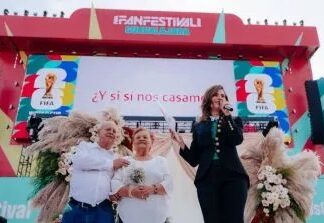 725 parejas se casan en el FIFA Fan Fest de Guadalajara y convierten la Plaza de la Liberación en un altar gigante